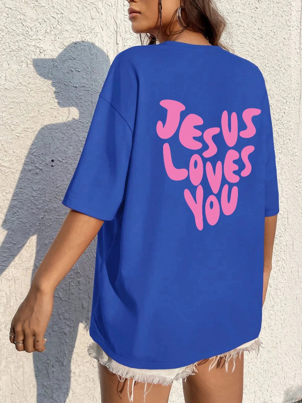 T-Shirt "Jesus loves you"