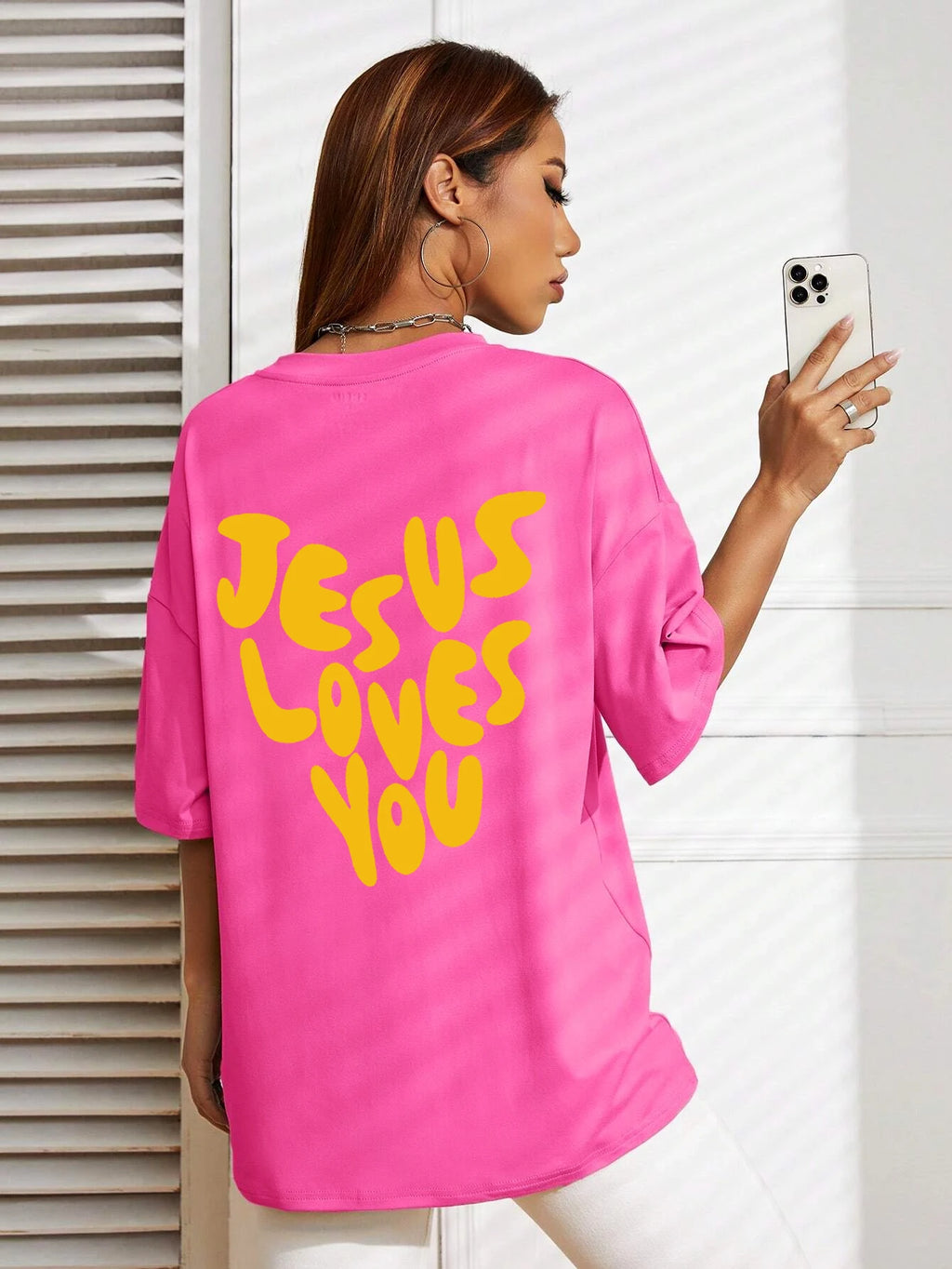 T-Shirt "Jesus loves you"